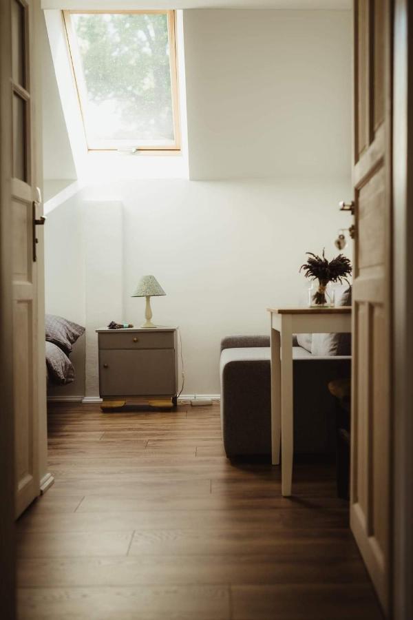 Lawendowa Stajnia Bed & Breakfast Lwowek Slaski Ngoại thất bức ảnh